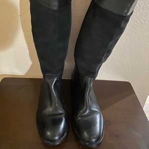 Knee-high Black Cavaliers boots